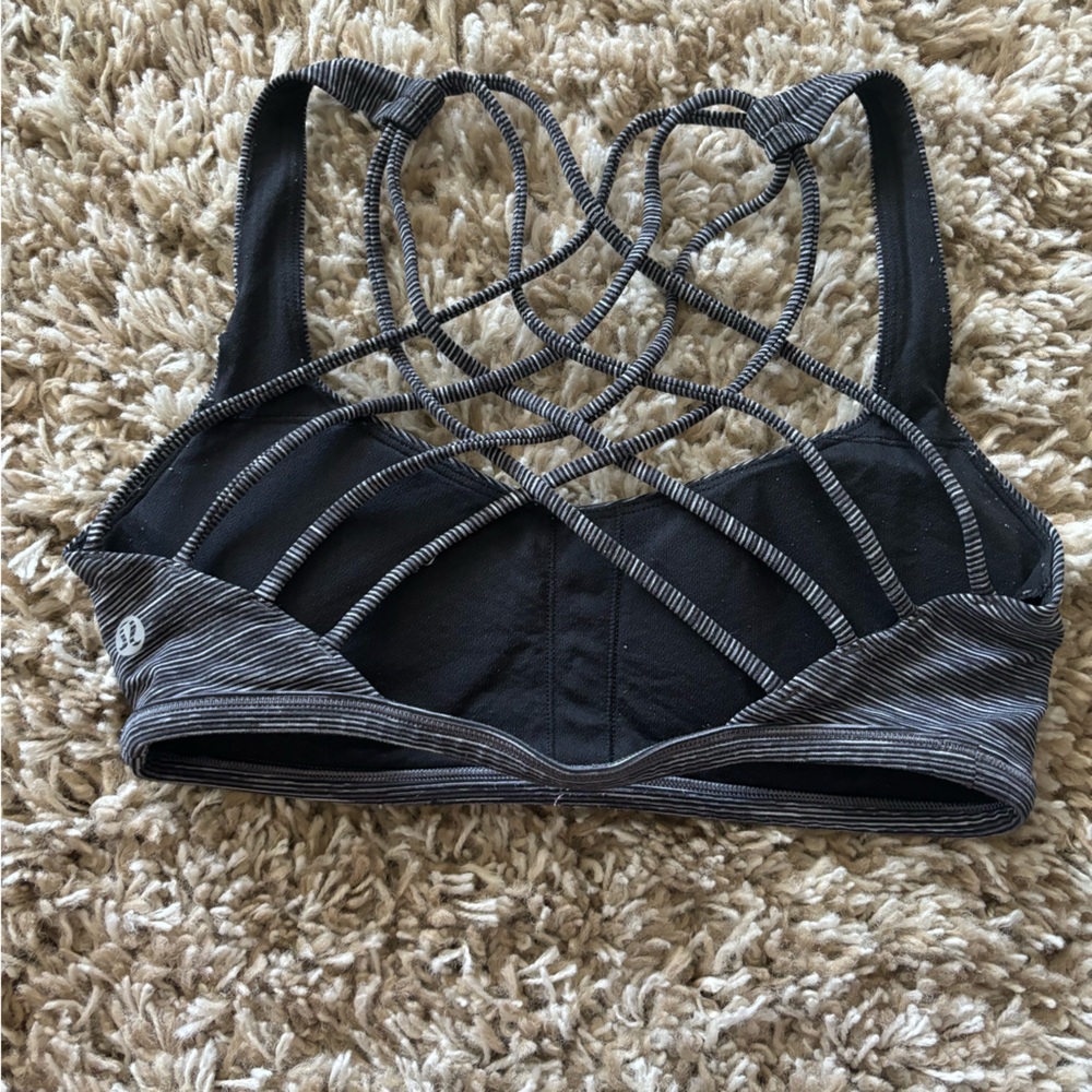 Grey lulu sports bra - Picture 2 of 3